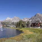Alexandra 120 By Vacations, Renoviertes Mit Bergblick & Parking Im Zentrum Lejlighed Arosa