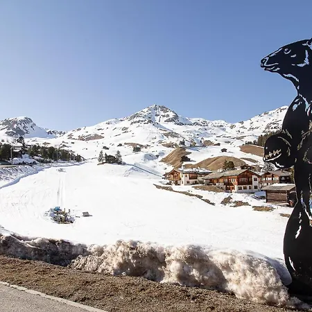 Alexandra 120 By Vacations, Renoviertes Mit Bergblick & Parking Im Zentrum Apartamento *